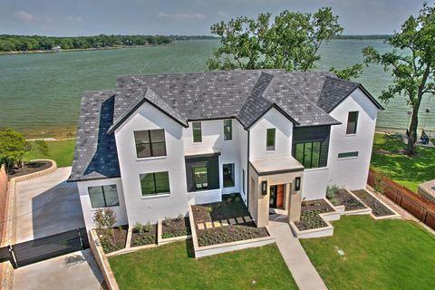 Single Family Residence in Weatherford TX 1733 E Lake Drive.jpg