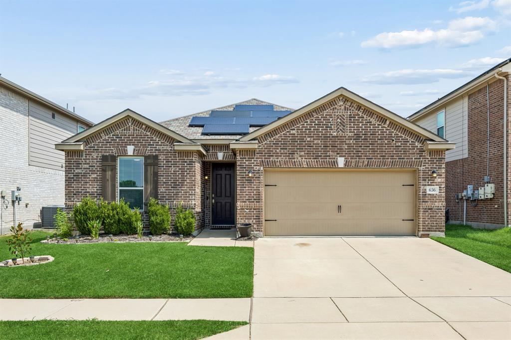 636 Fox View Dr, Fort Worth, TX 76131