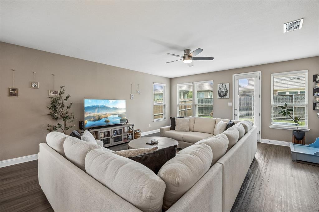 636 Fox View Dr, Fort Worth, TX 76131 photo