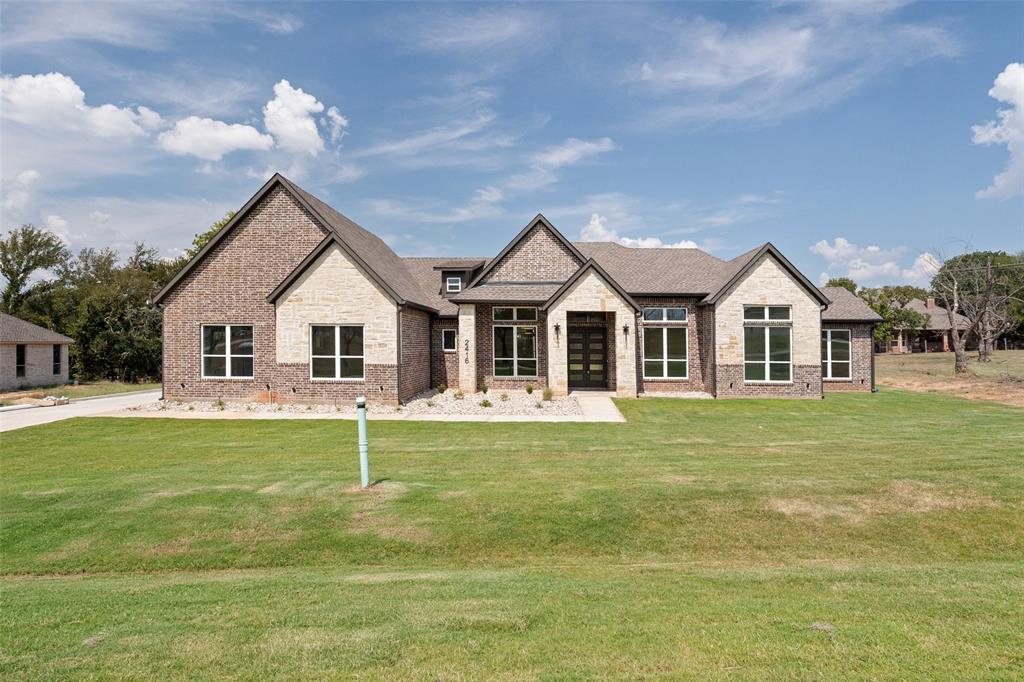 2416 Candlestick Dr, Granbury, TX 76049