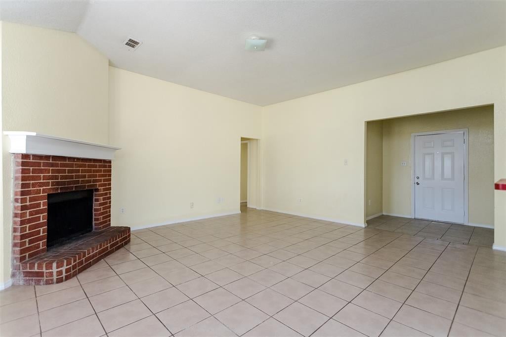 1015 Balkan Dr, Lancaster, TX 75134 photo