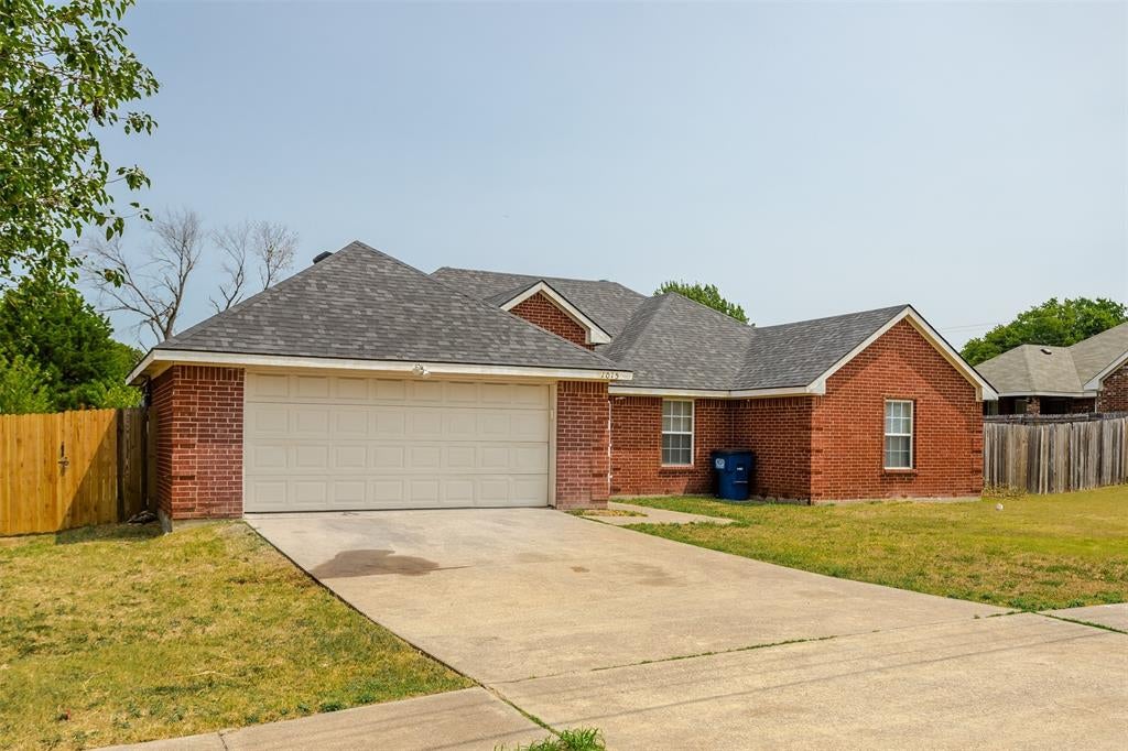 1015 Balkan Dr, Lancaster, TX 75134 photo