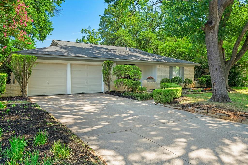 1705 Manchester Dr, Arlington, TX 76012 photo