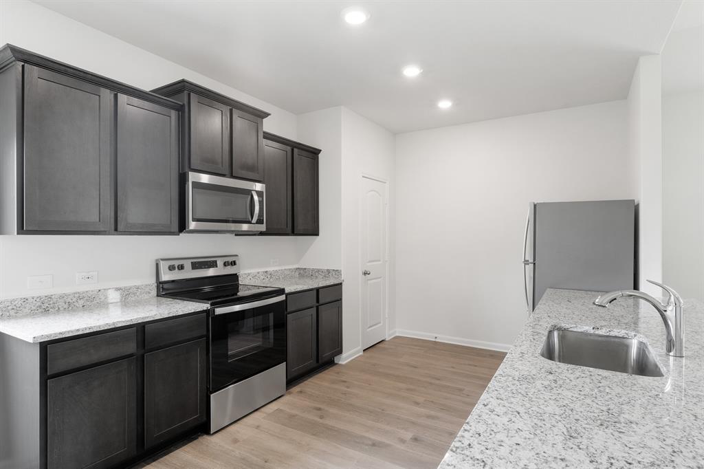 945 Cawthorne Trl, Fort Worth, TX 76108 photo