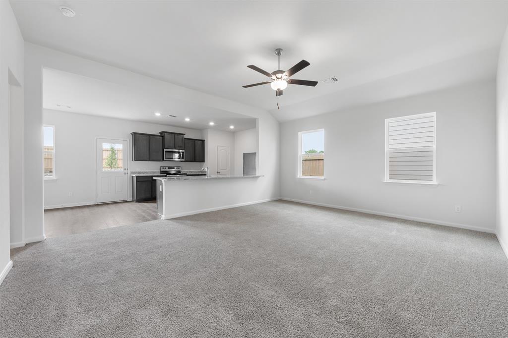 945 Cawthorne Trl, Fort Worth, TX 76108 photo