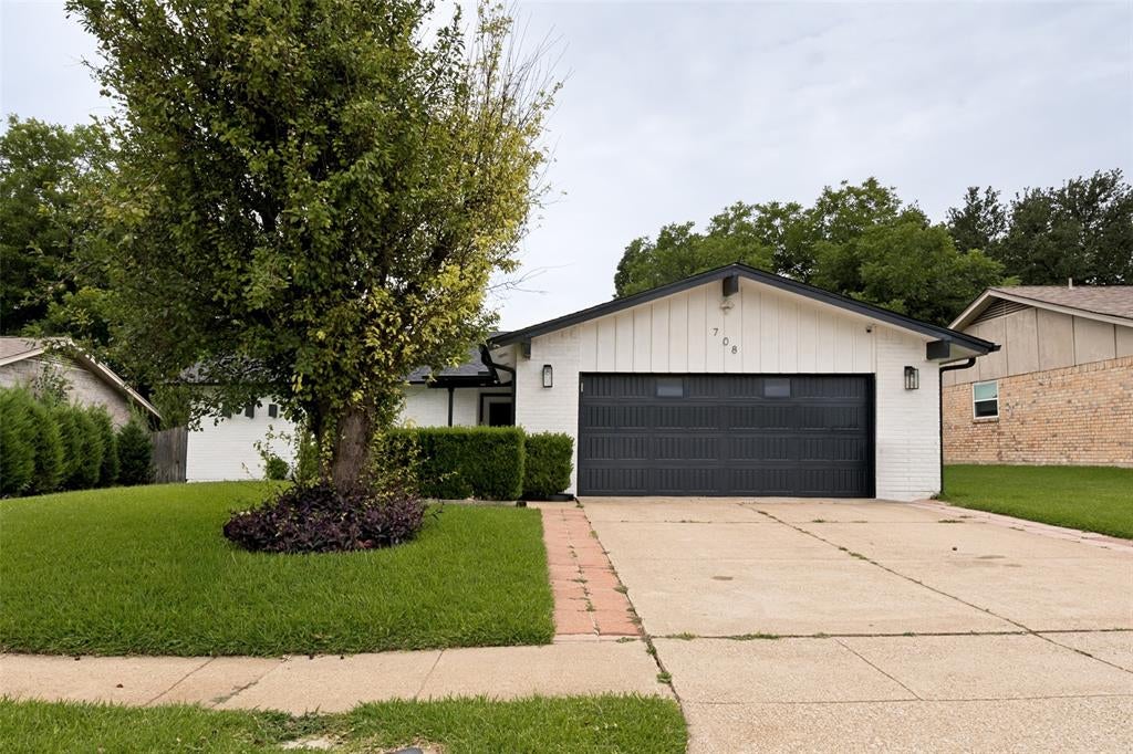 708 Glen Rock Pl, Arlington, TX 76014