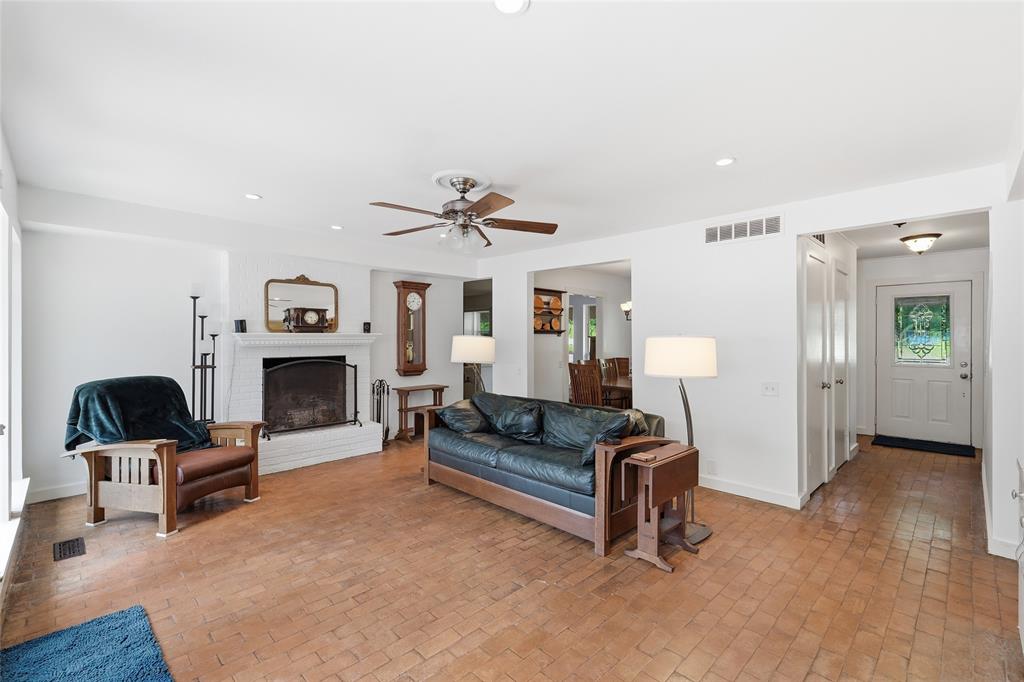 9432 Dixie Ln, Dallas, TX 75228 photo