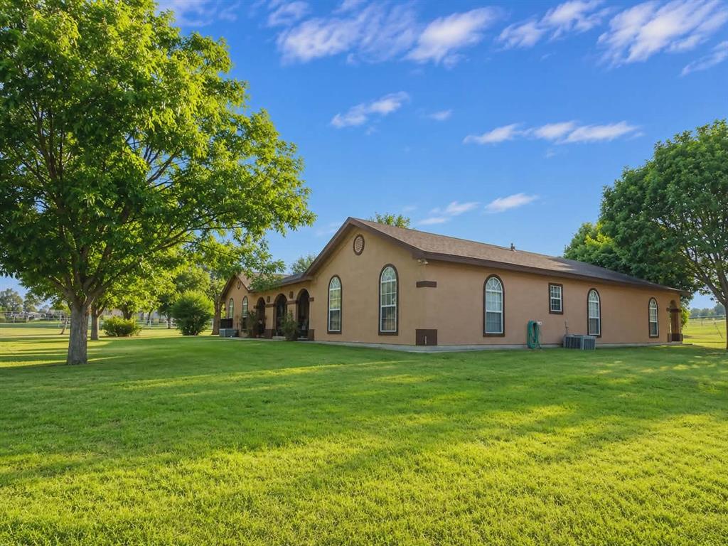 3711 Dove Creek Rd, Cleburne, TX 76031 photo