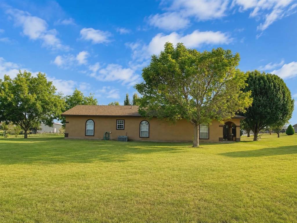 3711 Dove Creek Rd, Cleburne, TX 76031 photo