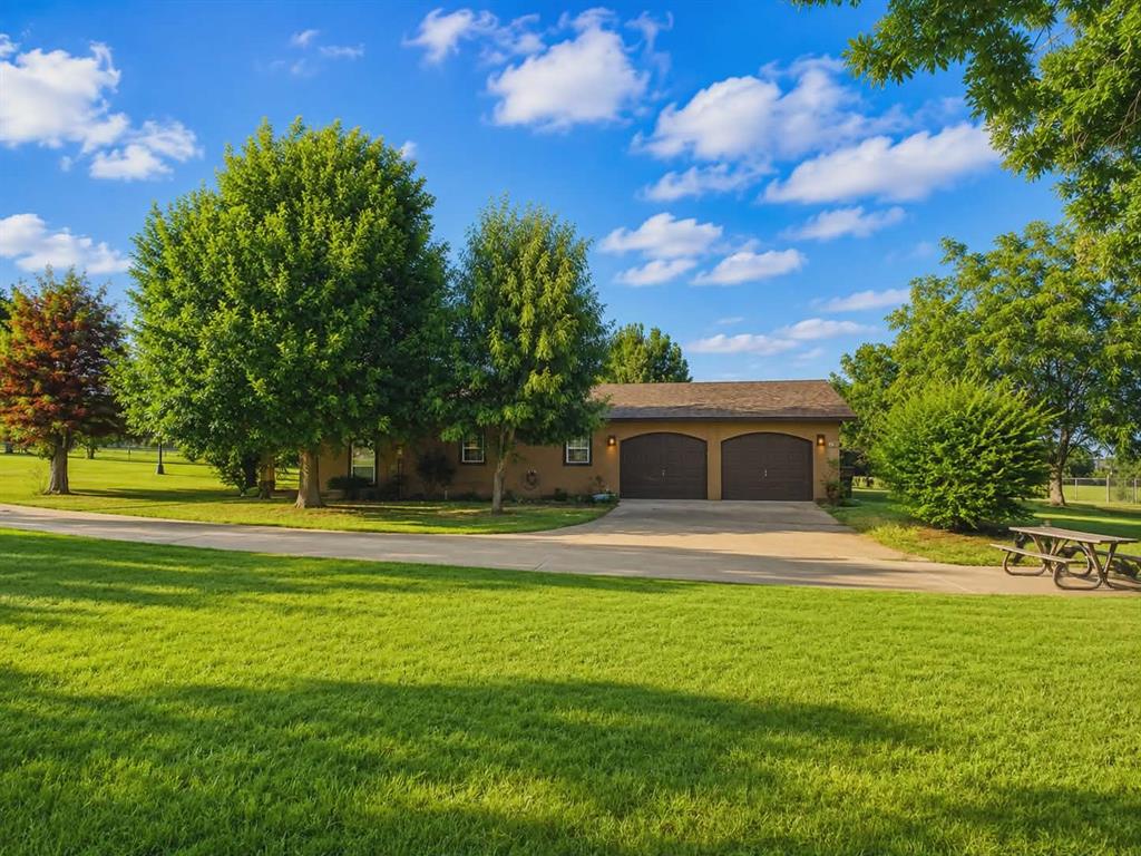 3711 Dove Creek Rd, Cleburne, TX 76031 photo