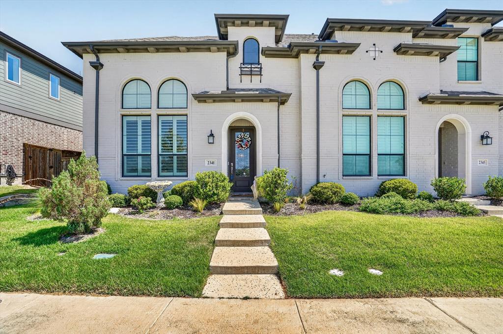 2341 Longspur Dr, Fort Worth, TX 76008
