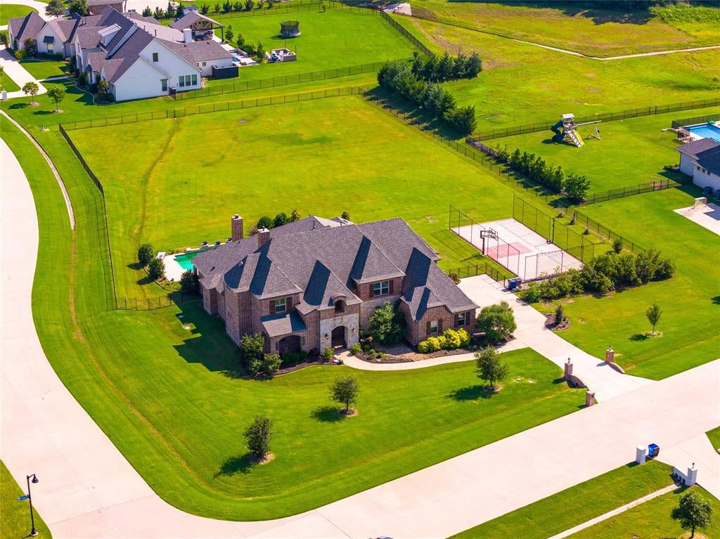 835 Bentwater Dr, Dumas, TX 75002