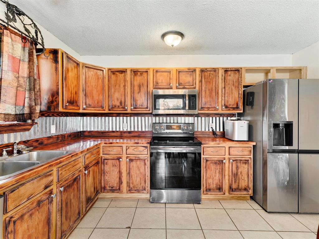 625 Linda Ct, Joshua, TX 76058 photo
