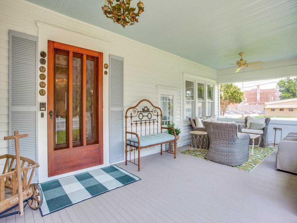 302 Featherston St, Cleburne, TX 76033 photo