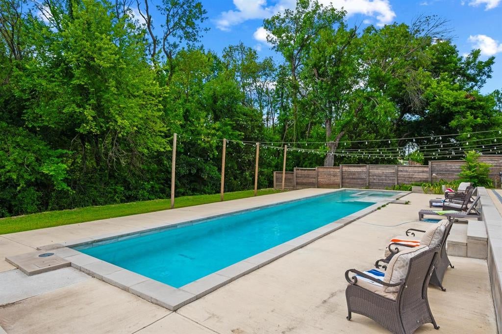 6602 Lyons Rd, Garland, TX 75043 photo