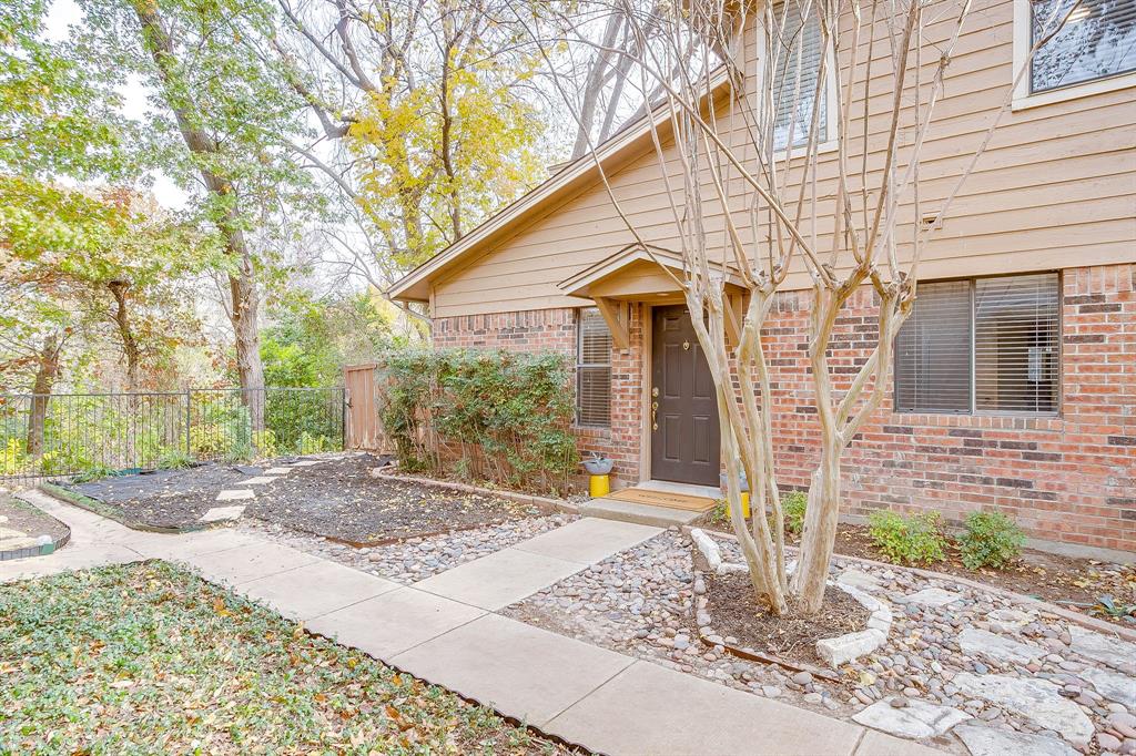 5714 Cedar Creek Dr, Benbrook, TX 76109