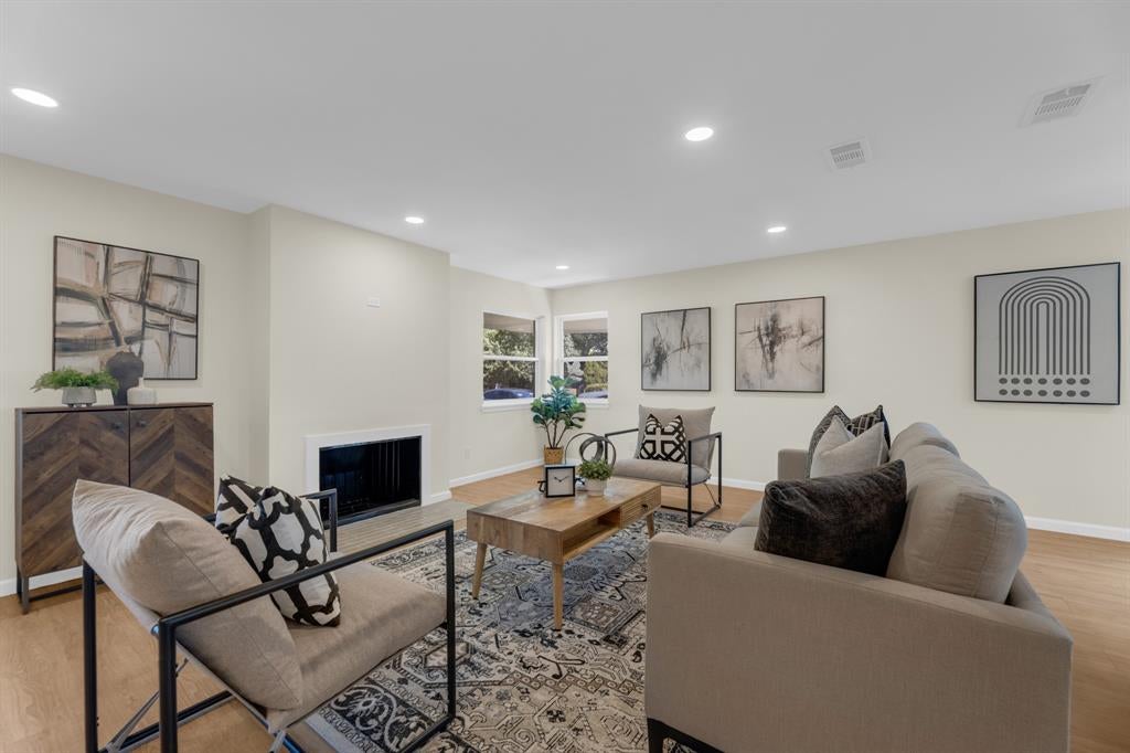 1820 Cedar Crest Blvd, Dallas, TX 75203 photo