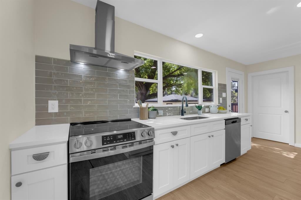 1820 Cedar Crest Blvd, Dallas, TX 75203 photo