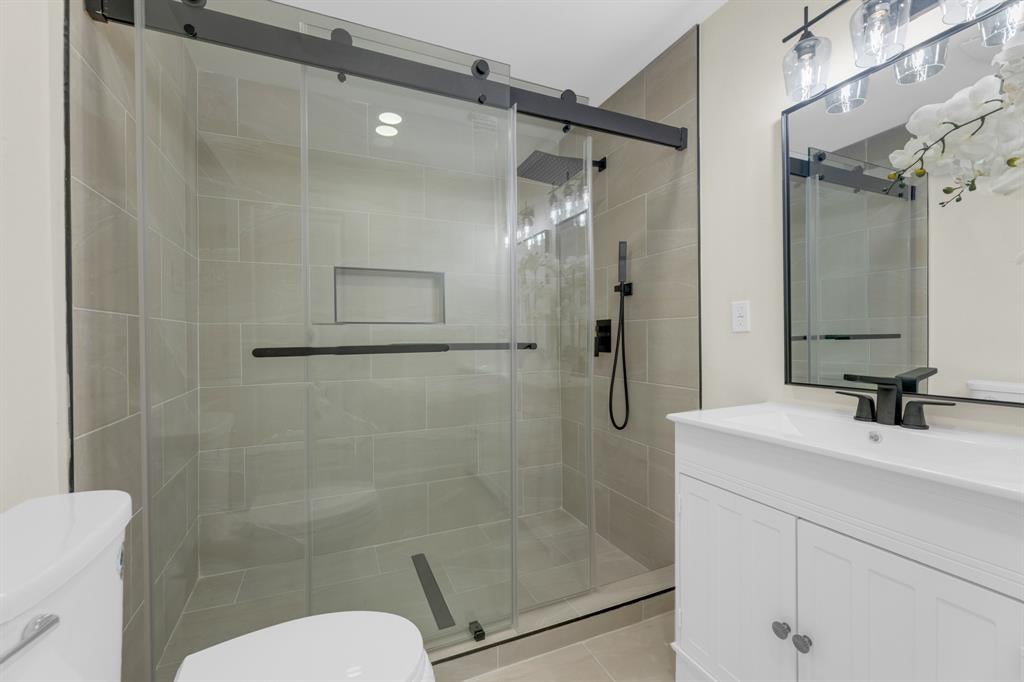 1820 Cedar Crest Blvd, Dallas, TX 75203 photo