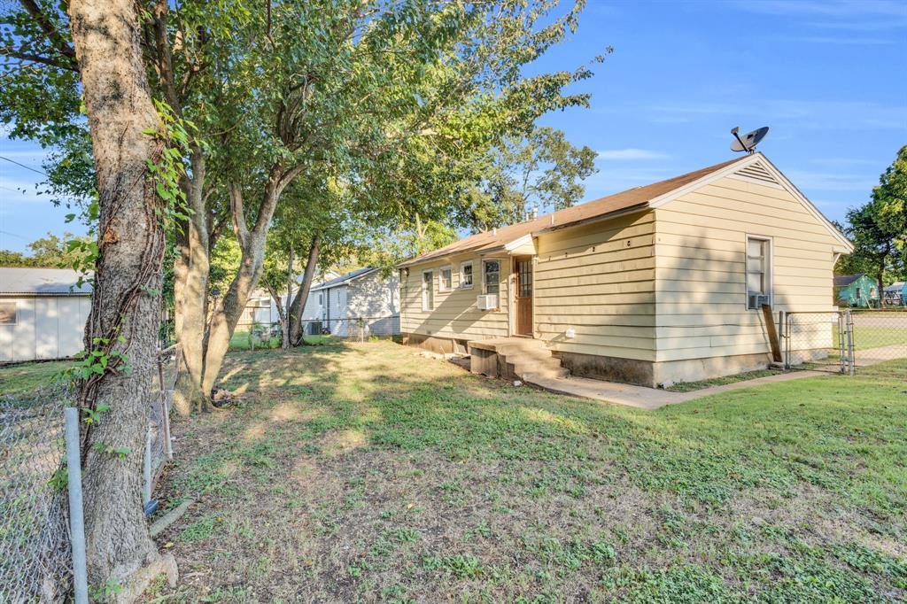 202 W Wheatland Rd, Duncanville, TX 75116 photo