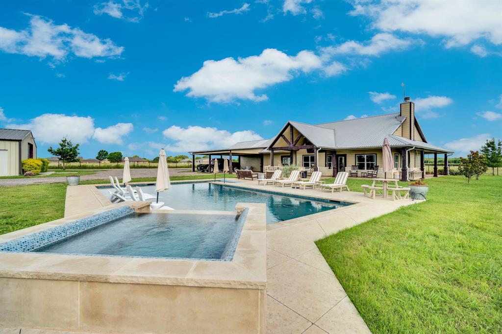61 Rockett Ln, Pecan Hill, TX 75154 photo
