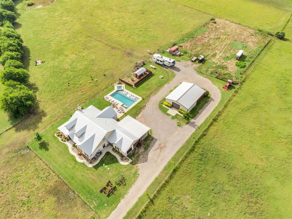 61 Rockett Ln, Pecan Hill, TX 75154 photo