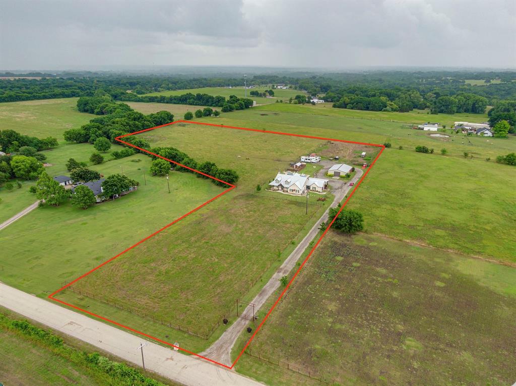 61 Rockett Ln, Pecan Hill, TX 75154 photo