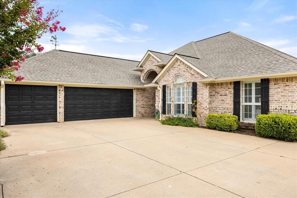 313 Casas De North St, Granbury, TX 76049 photo