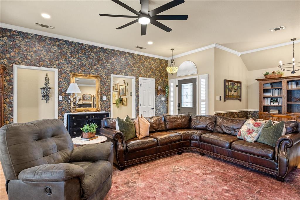 313 Casas De North St, Granbury, TX 76049 photo