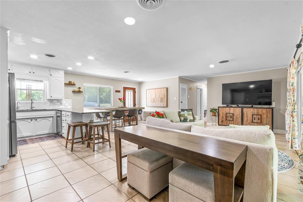 436 Ball St, Grapevine, TX 76051 photo