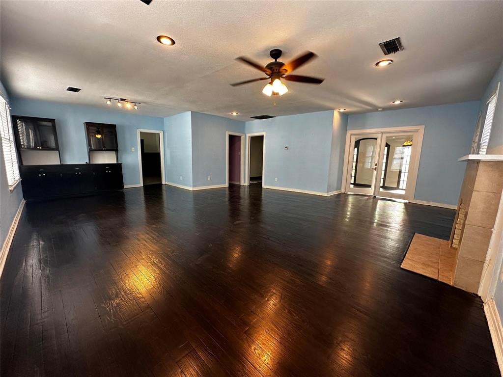 1009 E Humbolt St, Fort Worth, TX 76104 photo