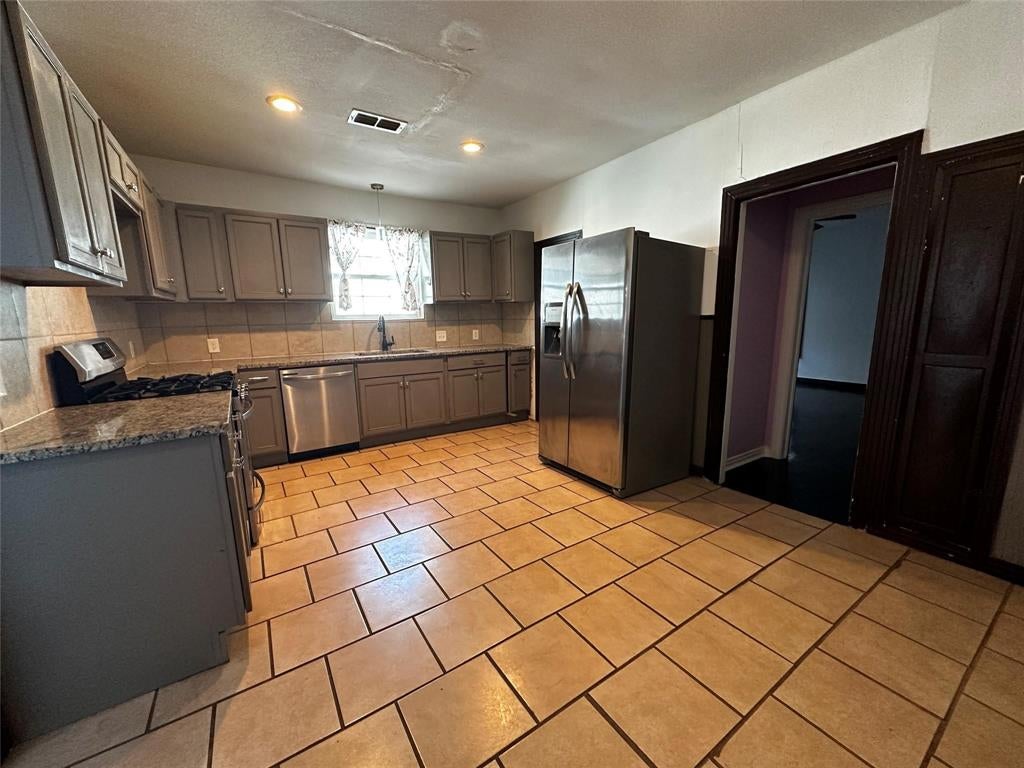 1009 E Humbolt St, Fort Worth, TX 76104 photo