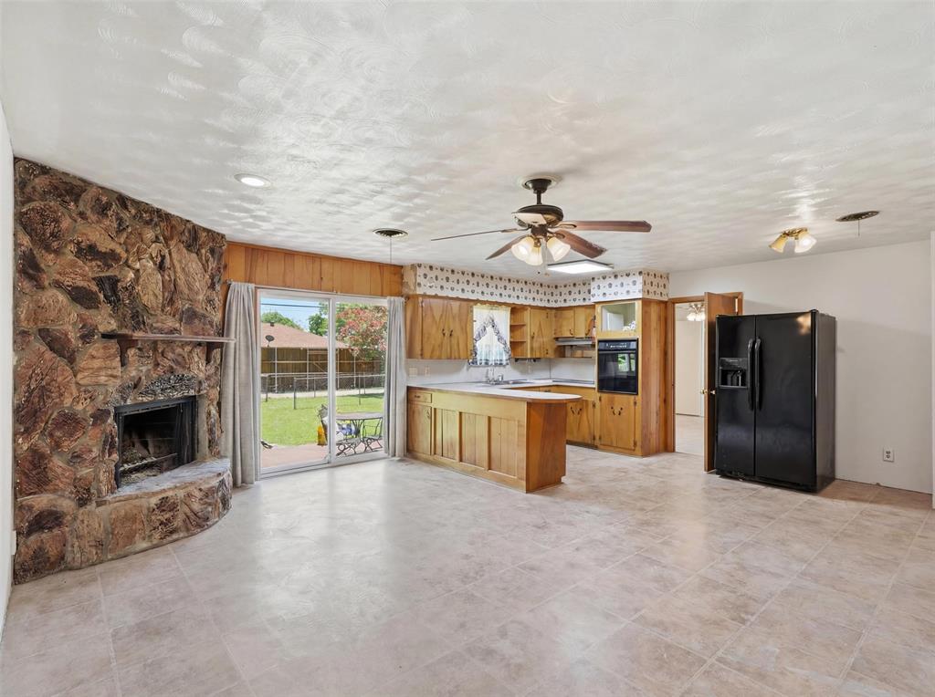 532 Lindenwood Dr, Lancaster, TX 75134 photo
