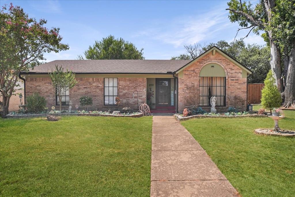 2710 Moonriver Ln, Farmers Branch, TX 75234