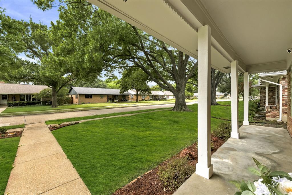10419 Royalwood Dr, Dallas, TX 75238 photo