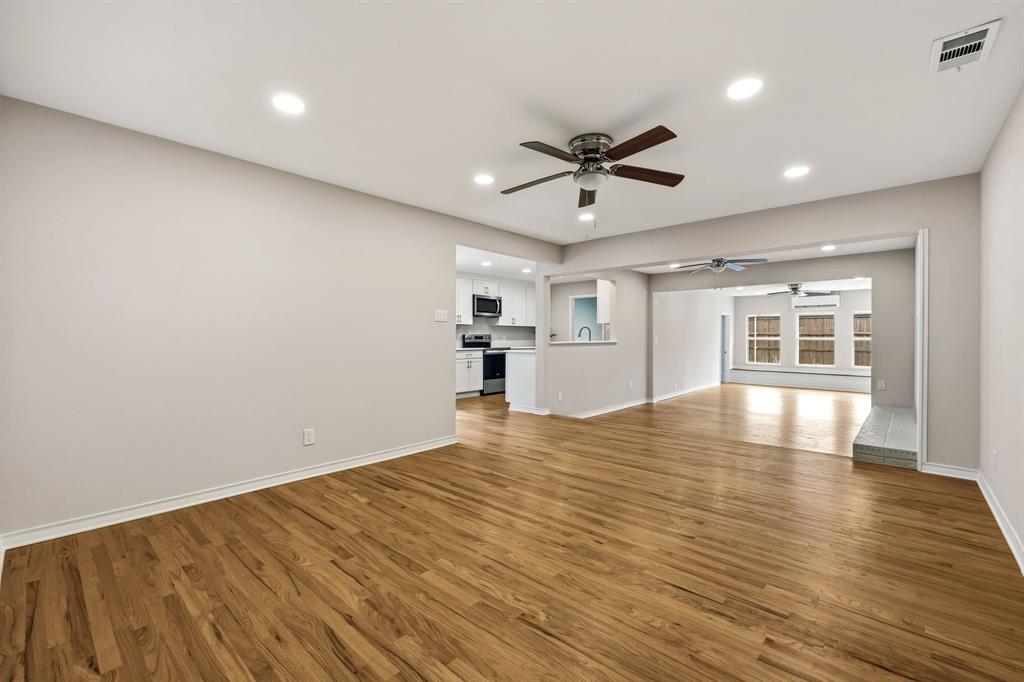 10419 Royalwood Dr, Dallas, TX 75238 photo