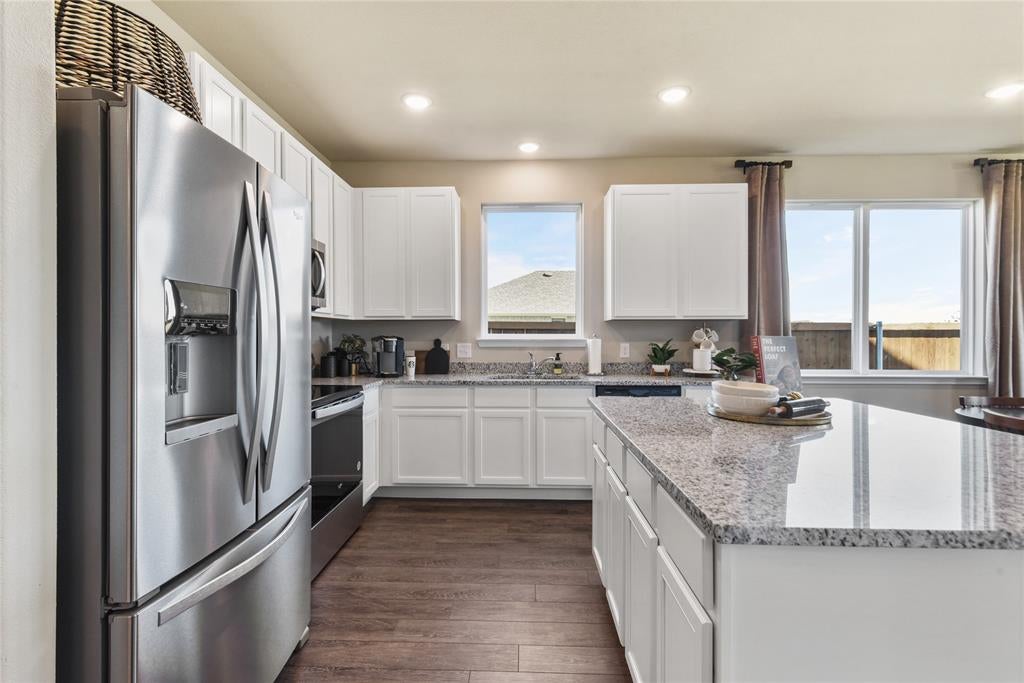 3142 Manchester Dr, Cleburne, TX 76033 photo