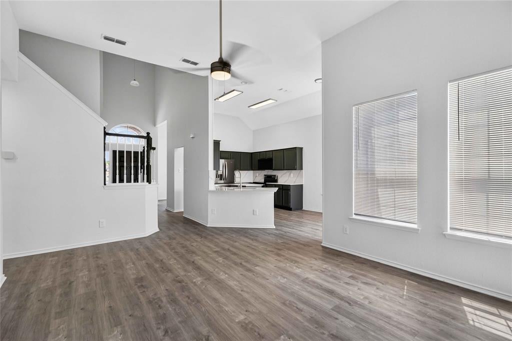 3026 Shannon Ln, Grand Prairie, TX 75052 photo
