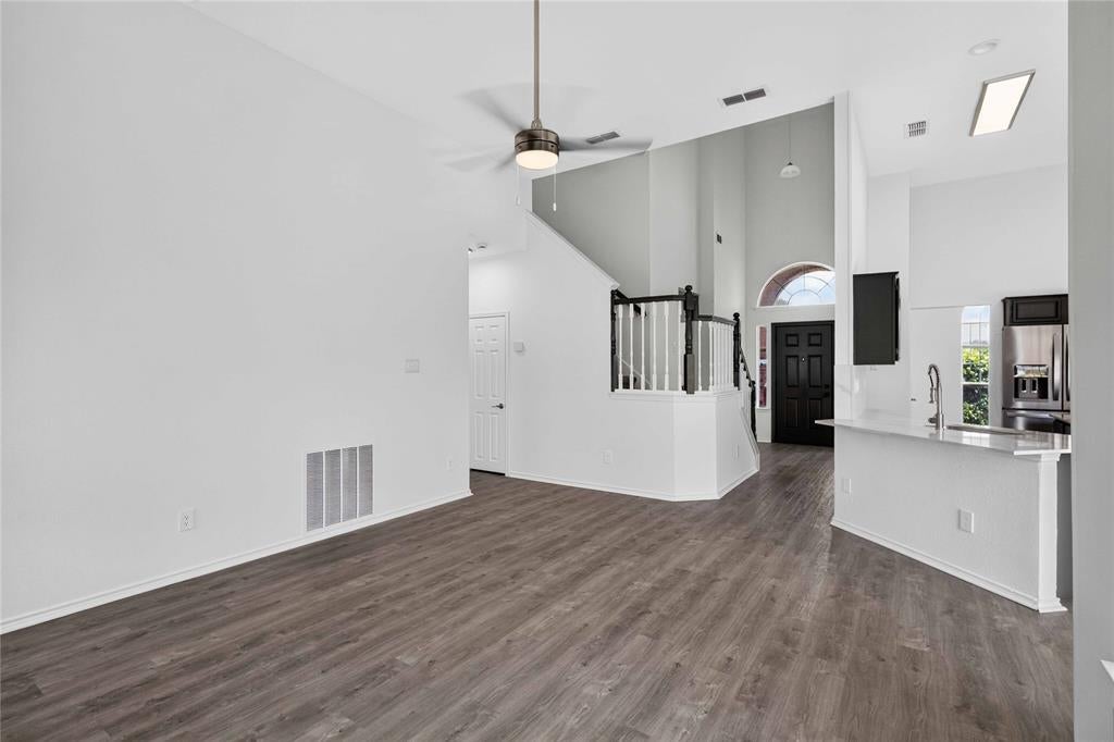 3026 Shannon Ln, Grand Prairie, TX 75052 photo