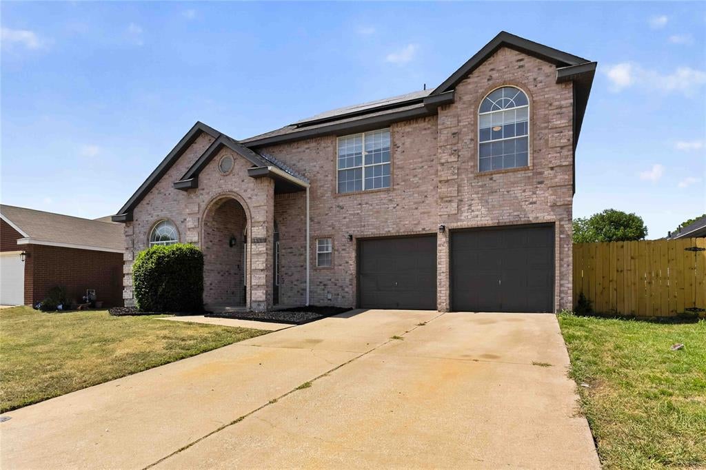 3026 Shannon Ln, Grand Prairie, TX 75052 photo