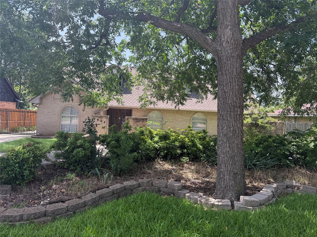 2904 Bridal Wreath Ln, Dallas, TX 75233
