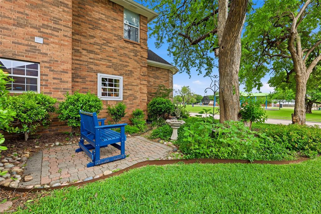 812 Sylvan Creek Dr, Lewisville, TX 75067 photo