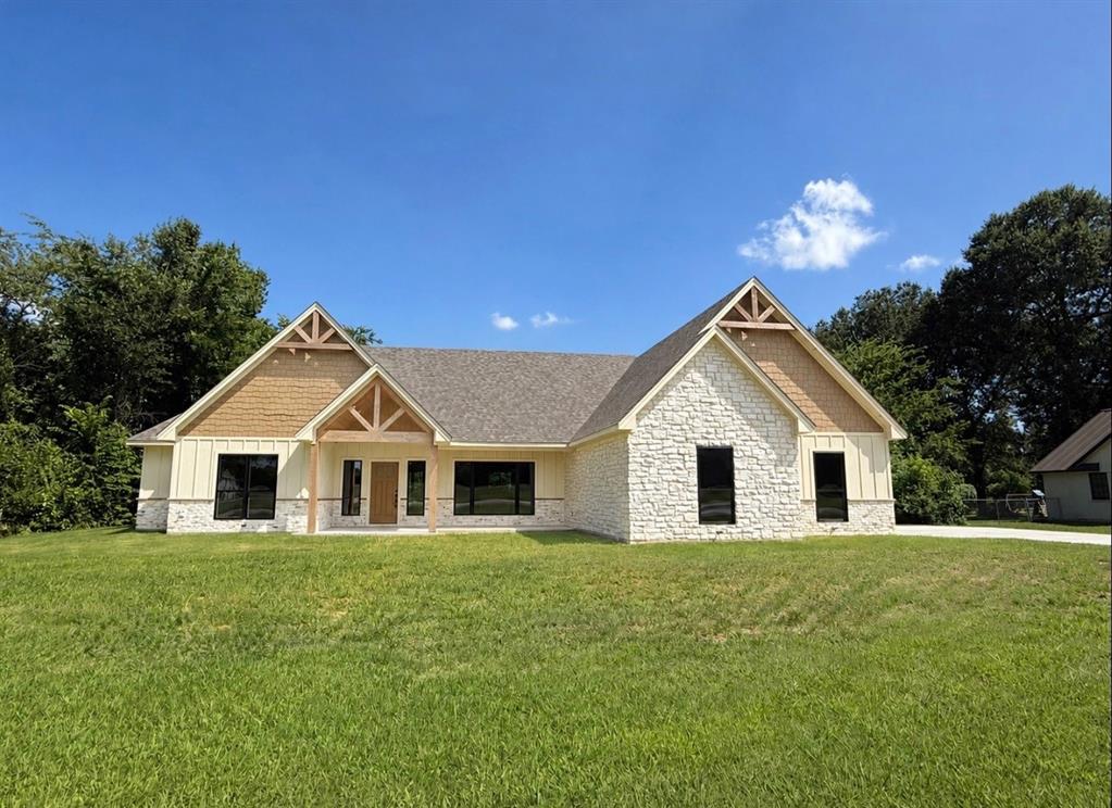 5040 Farm Road 195, Paris, TX 75462
