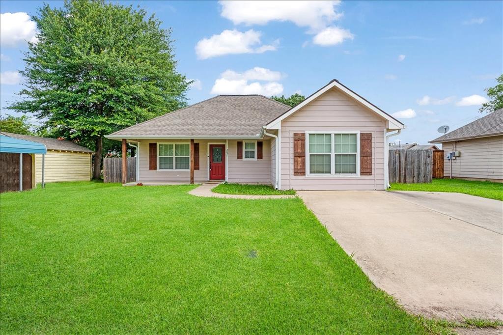 207 Chaffin St, Bonham, TX 75418