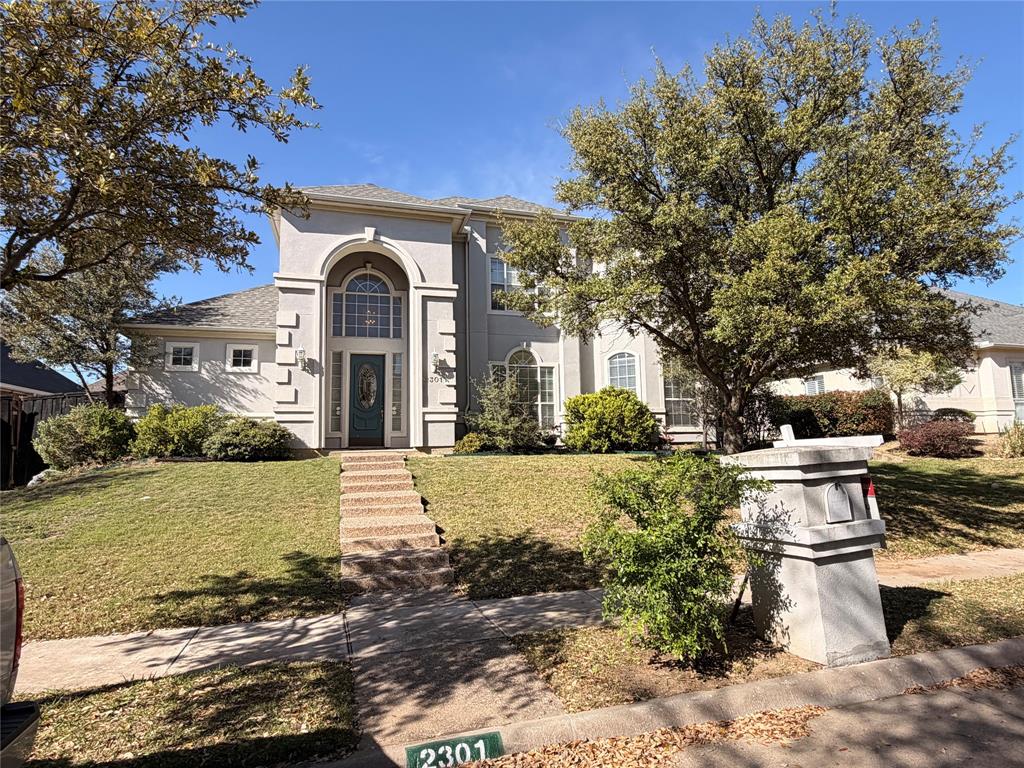 2301 Clearspring Dr, Irving, TX 75063