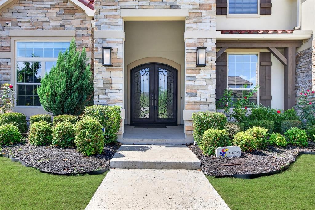689 Dancing Water Dr, Frisco, TX 75036 photo