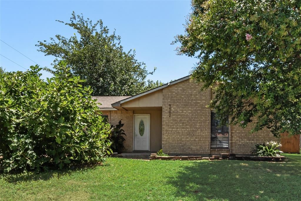 9502 Zelkova Cir, Dallas, TX 75249