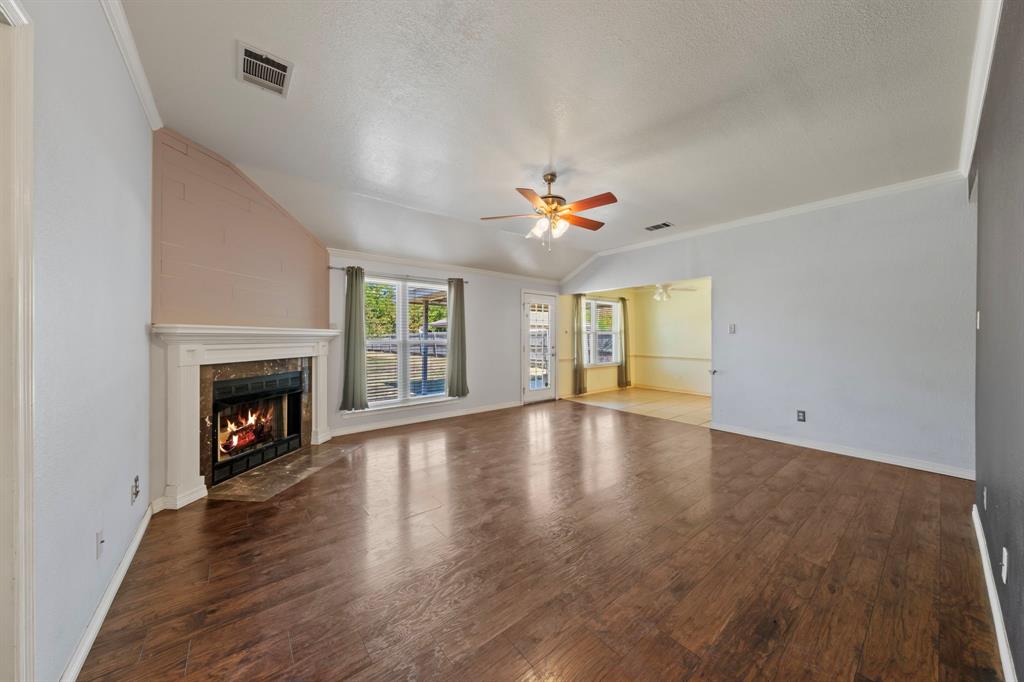 313 N Main St, Red Oak, TX 75154 photo