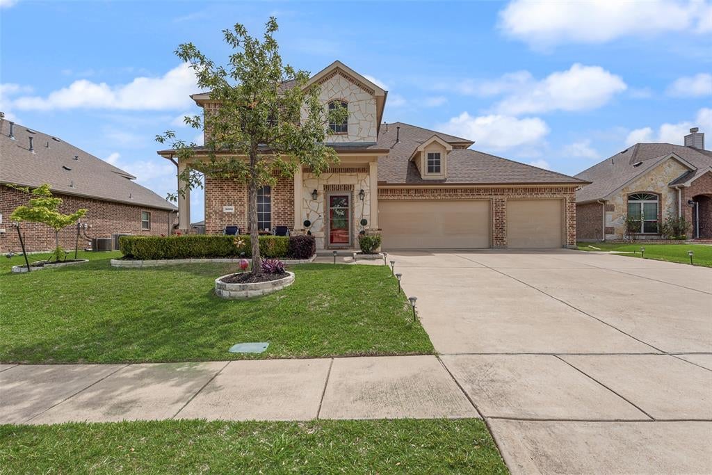 5002 Crawfish Ln, Garland, TX 75043