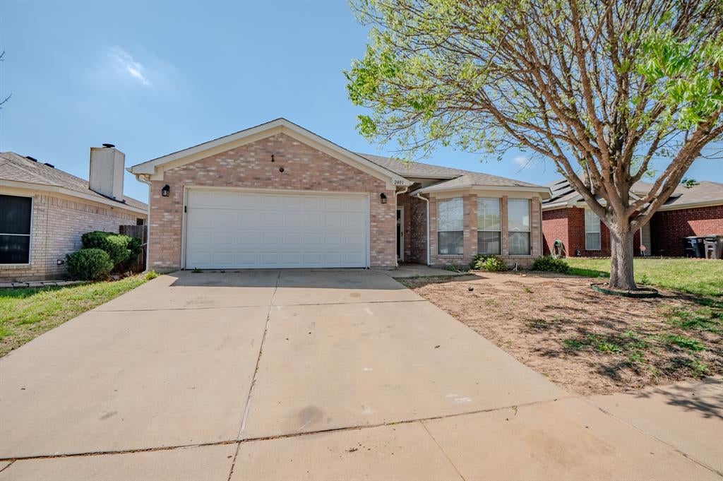 2401 Kelton St, Fort Worth, TX 76133